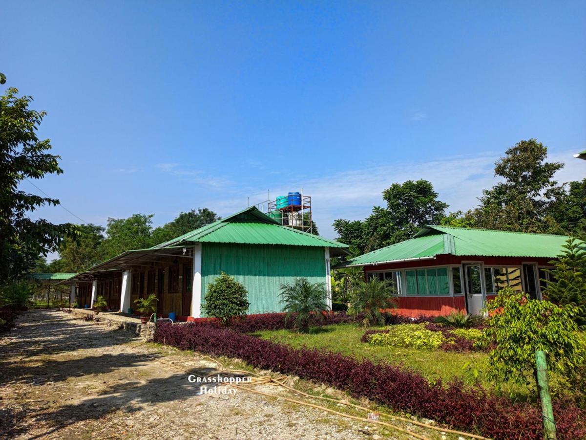 Grasshopper Jungle Queen Resort Chālsa Екстериор снимка